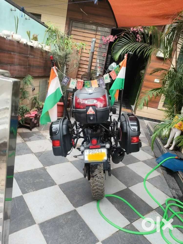 Yezdi adventure/PB09/Second owner/3500km only/accessories included