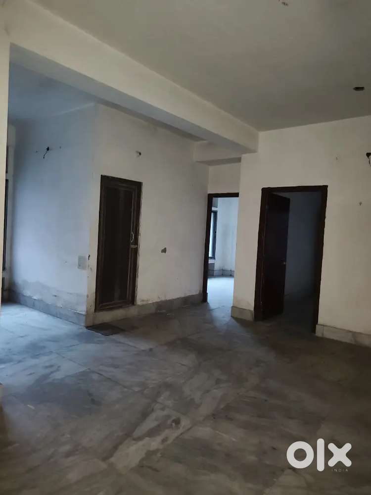2 BHK flat with CarParking near Narayana Multispe'lityHospital on Rent