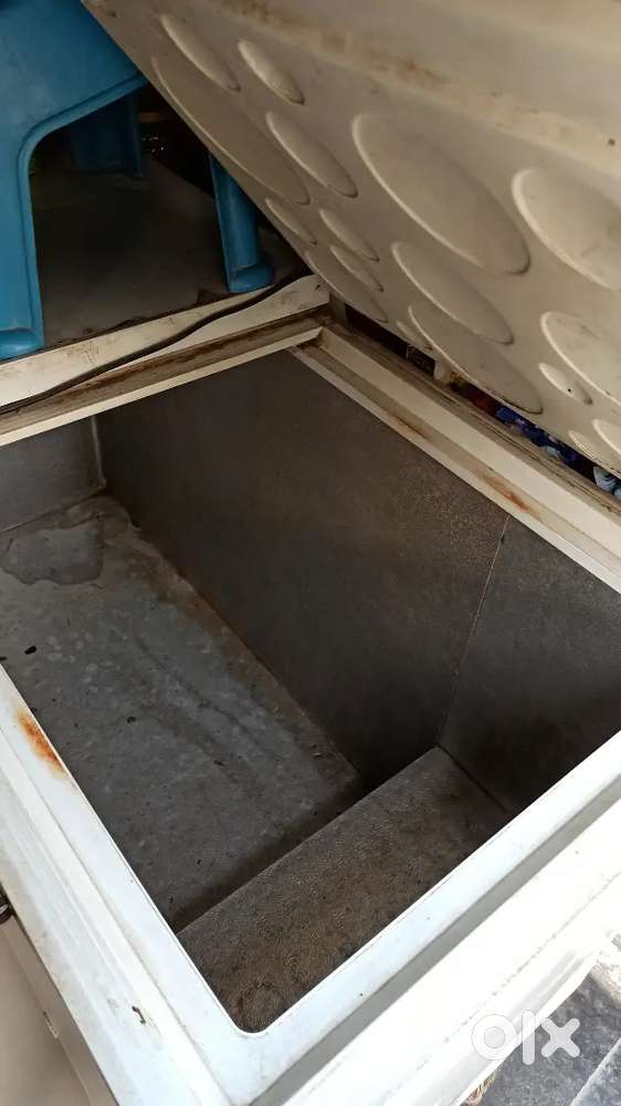 Deep freezer haier 500 ltr good condition and low price