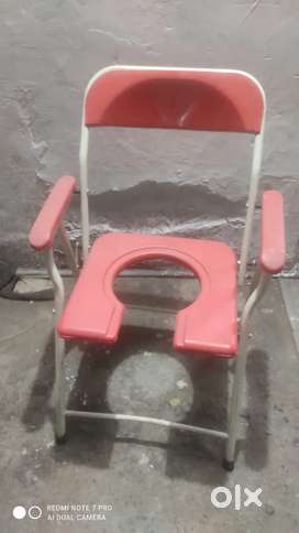 Toilet chair