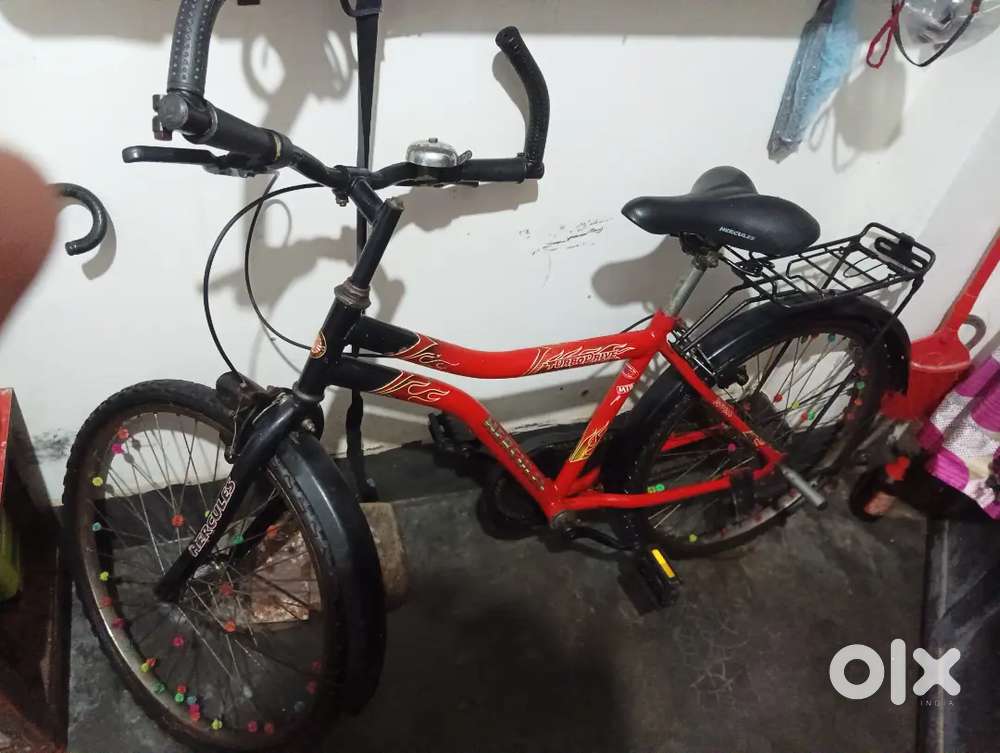 Hercules Stylish Bicycle in Good Condition – Smooth Ride & Great Look