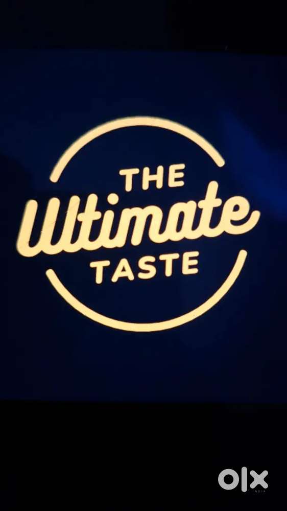 Momo karigar aur allrounder helper chahiye