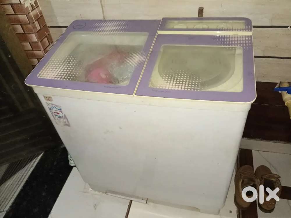 Godrej semi automatic 8kg washing machine very good working condition