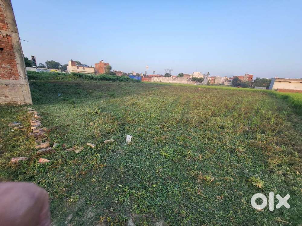 Plot near gauribazar main chauraha Gorakhpur road near petrol pump