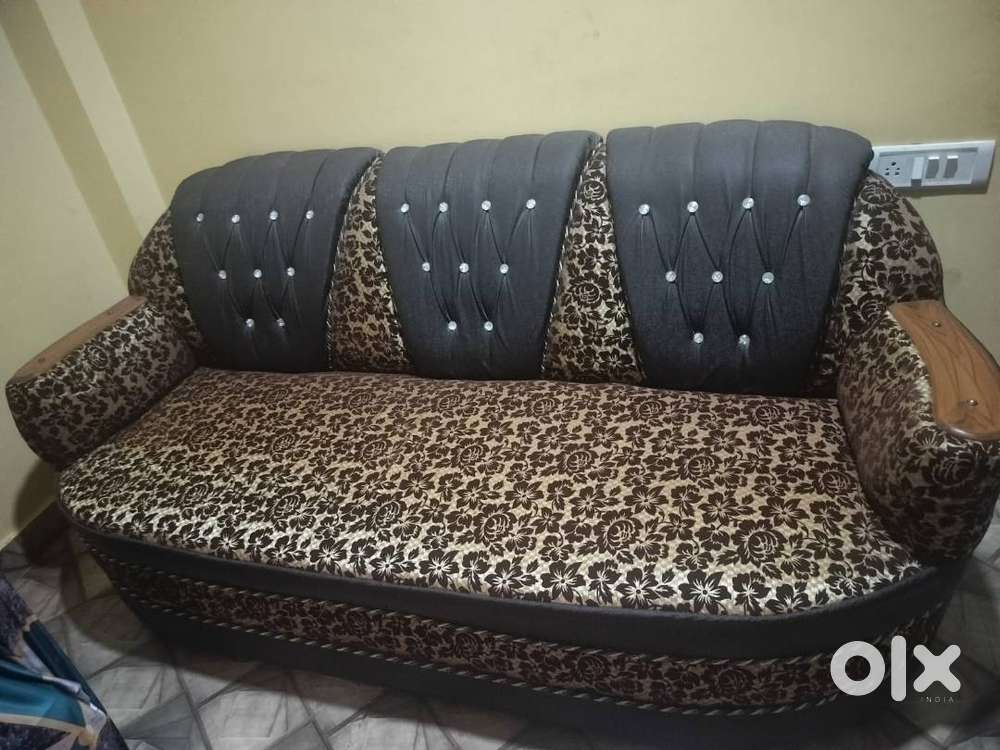only 6 month used sofa new condition