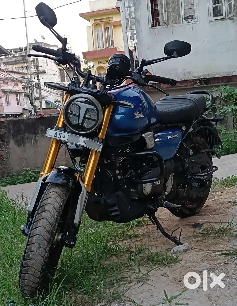TVS Ronnin bike is next to showroom condition.Fixed Price