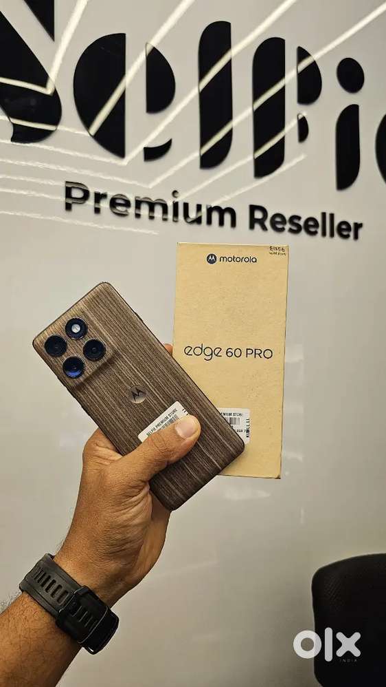 Just 30days old only Moto Edge 60pro limited edited one full box