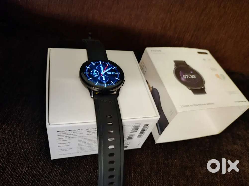 Noise Vortex Plus 1.46 AMOLED WATCH