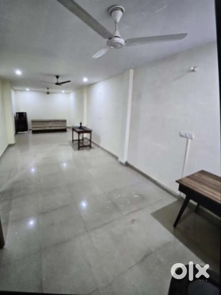 Office space available for rent near husariya chauraha gomti nagar
