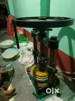 Paper plate machine