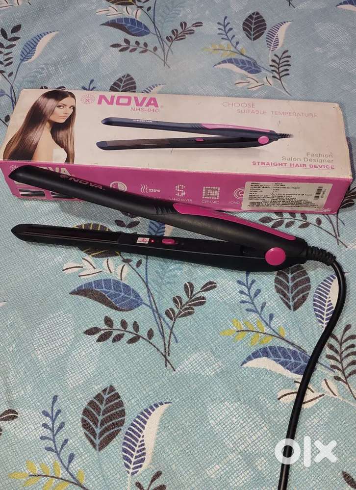 Nova hair straightener in working condition.