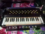 Harmonium male kharaj