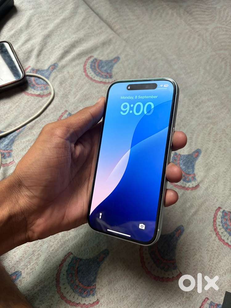 Iphone 15 128gb all ok battery 86 15 month old