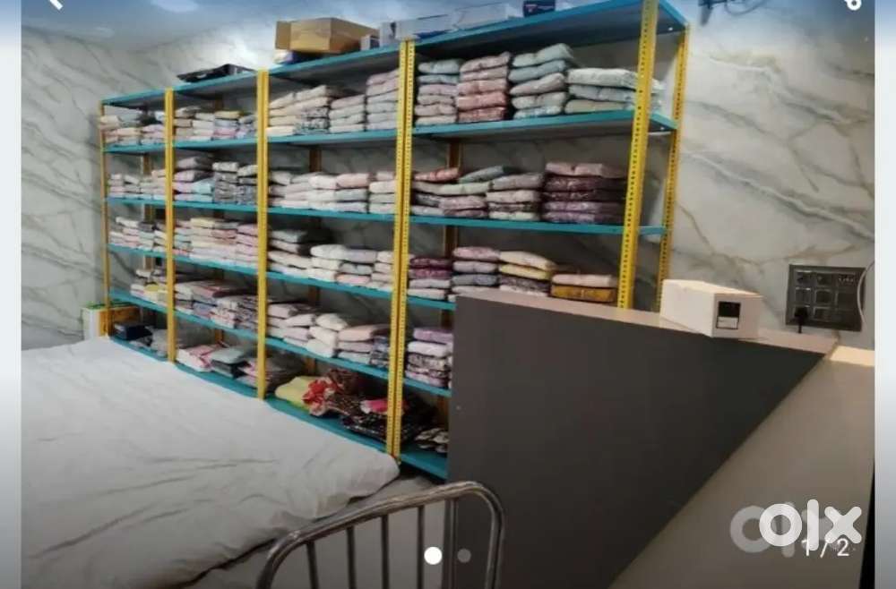 Ready-made dresses job ladies helpers chahiye