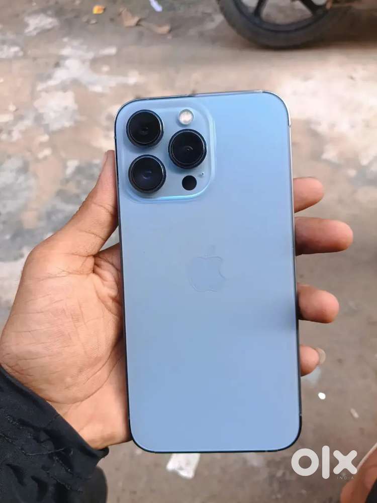 35000 iphone 13 pro 256 ek Dum badiya condition me hai