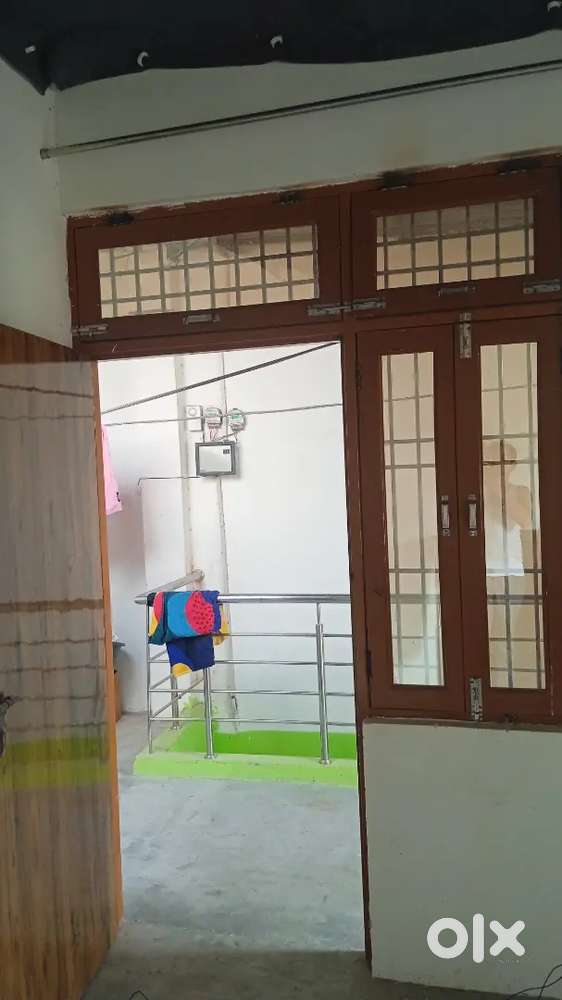 एक कमरे का सैट किराए पर लेने के लिए सम्पर्क करें