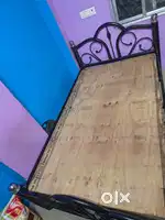 Iron Bed 4×7 ft – Almost New – Urgent Sale