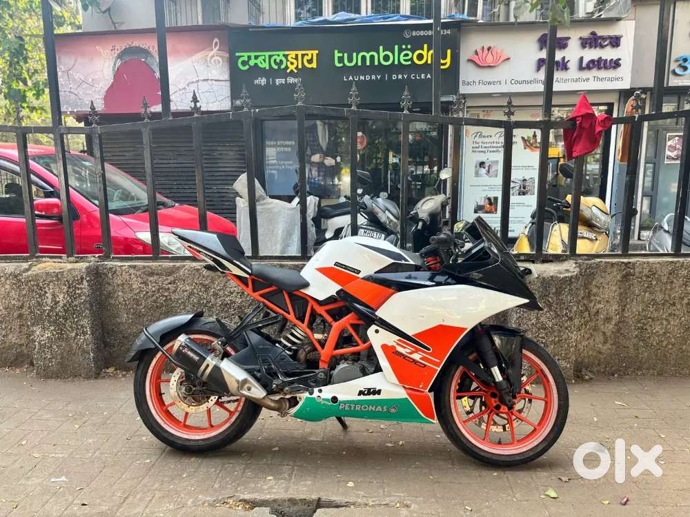 BRAND NEW CONDITION KTM RC 200 FOR SALE AT HABIBII MOTORS