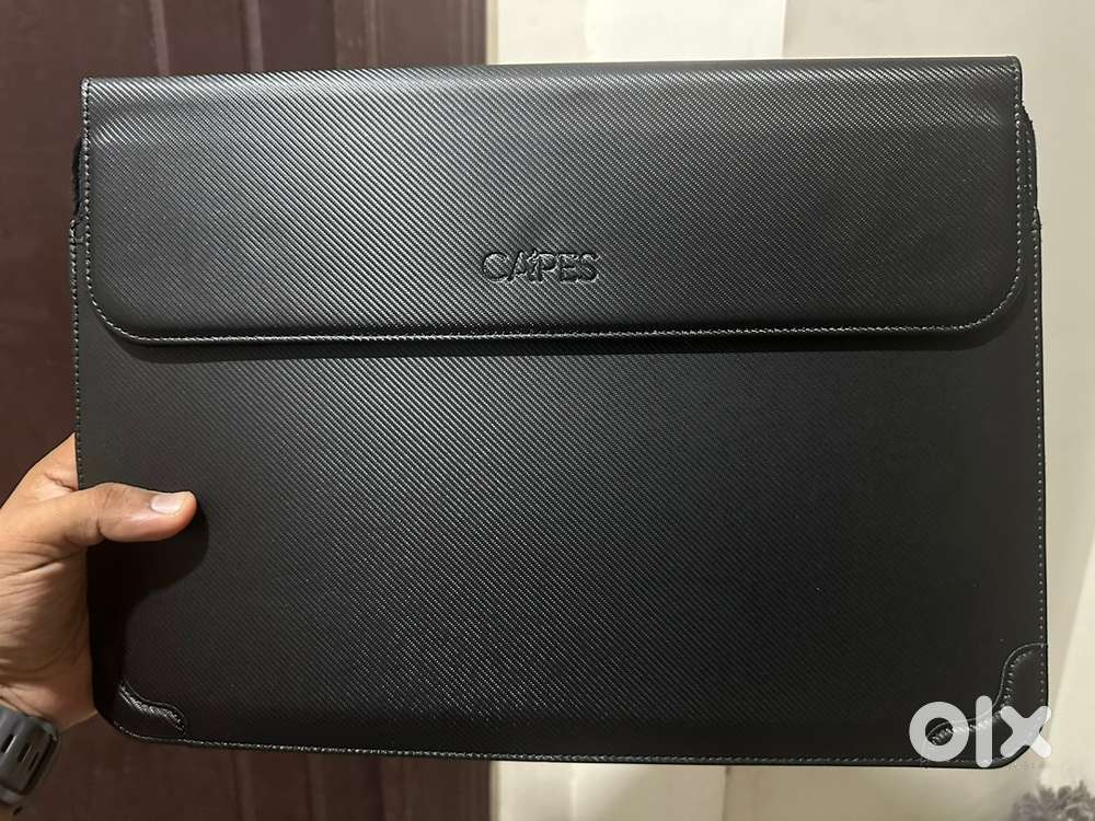 Capes Macbook 13-14 inch sleeve BRAND NEW