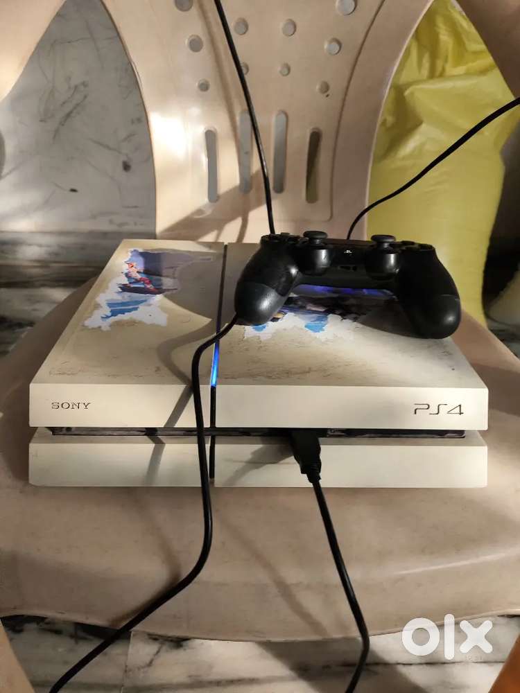 Selling my PS4 1TB with Games included