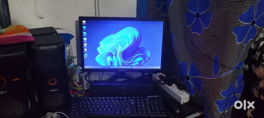 Lenovo PC Intel i5 6th Generation 8GB DDR4 RAM Excellent Condition