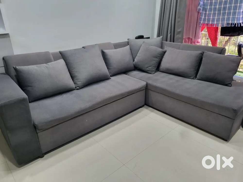 L shaped Sofa with pillows