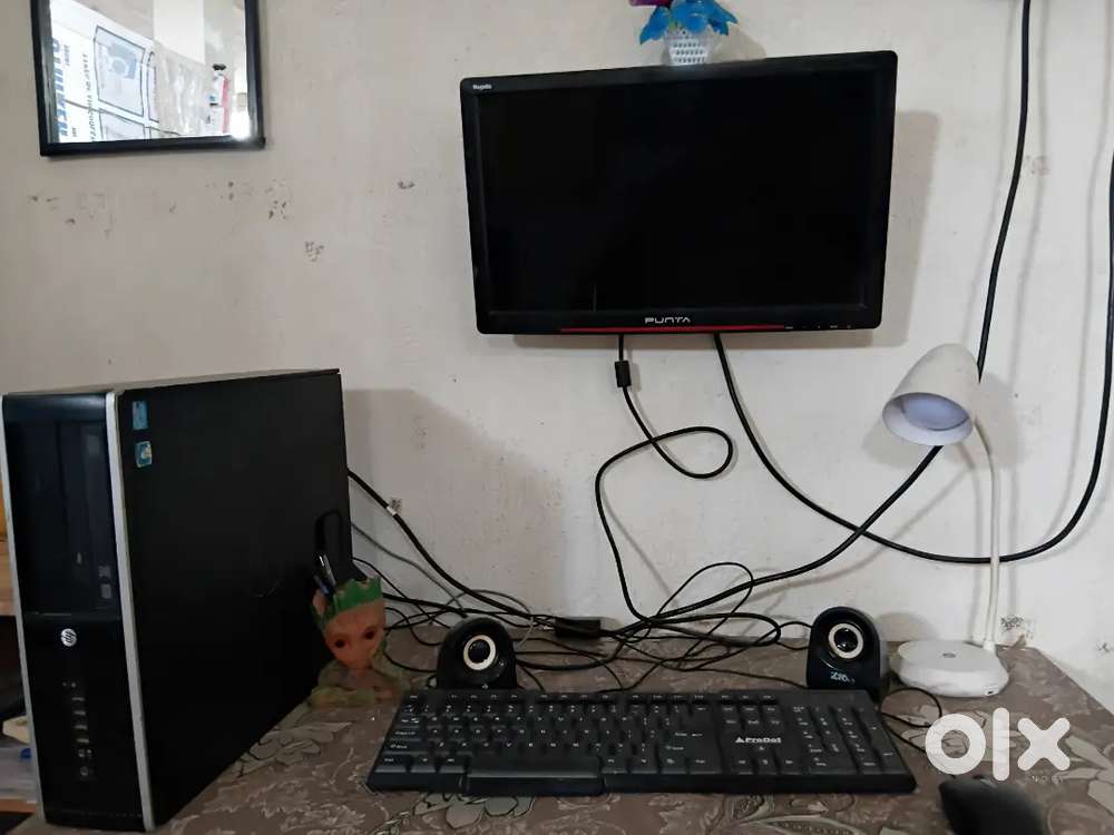 Desktop PC with active window 10
