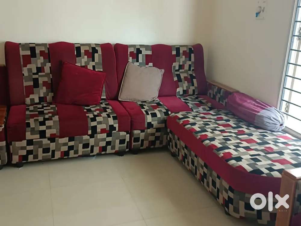 8 seater sofa marron colour with dhiwan