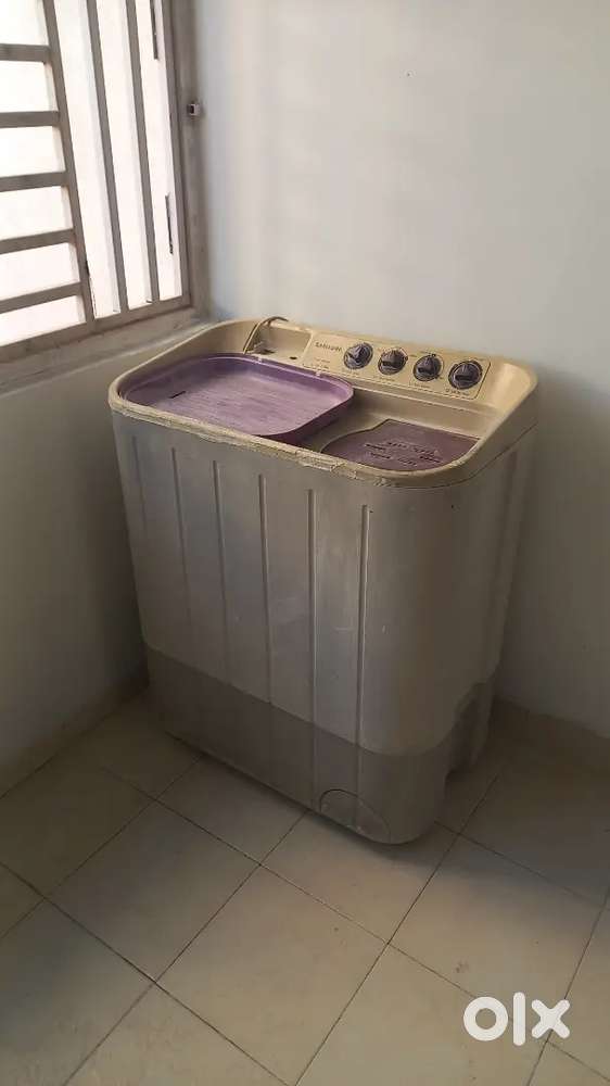 SAMSUNG SEMI WASHING MACHINE