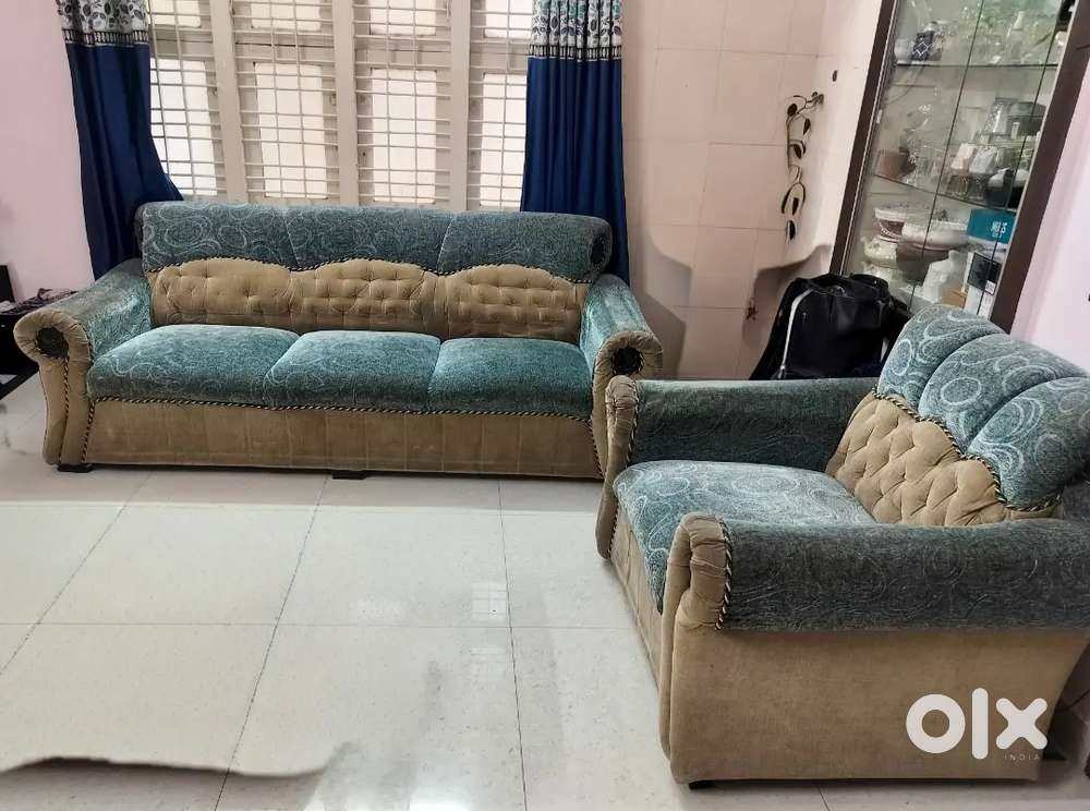 3+2 Seater Sofa Set in Good Condition