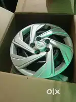 Genuine set of 4 hyundai 16 inch steel reem with wheel caps free