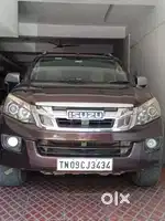 ISUZU V CROSS OWN BOARD CAR
