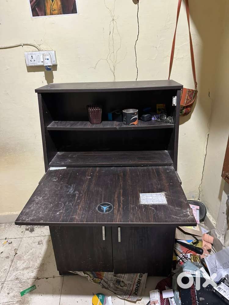 STUDY TABLE WITH SHELF