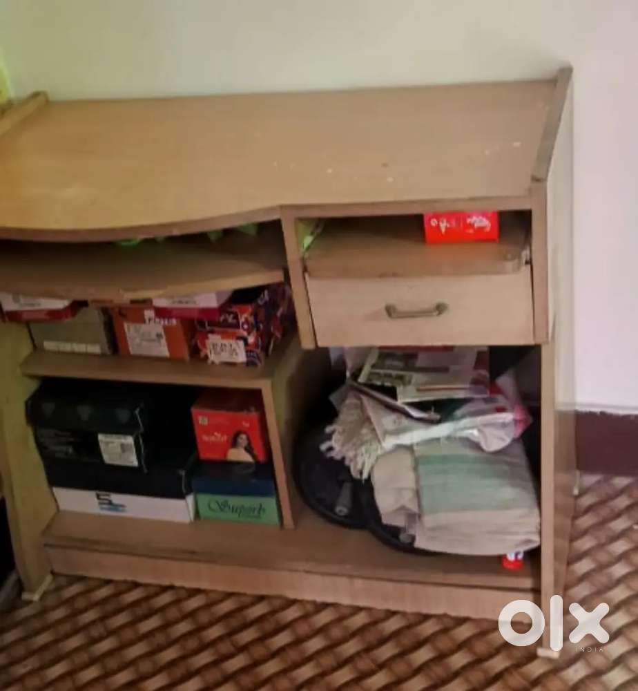 Fully Furnish computer Table good condotion