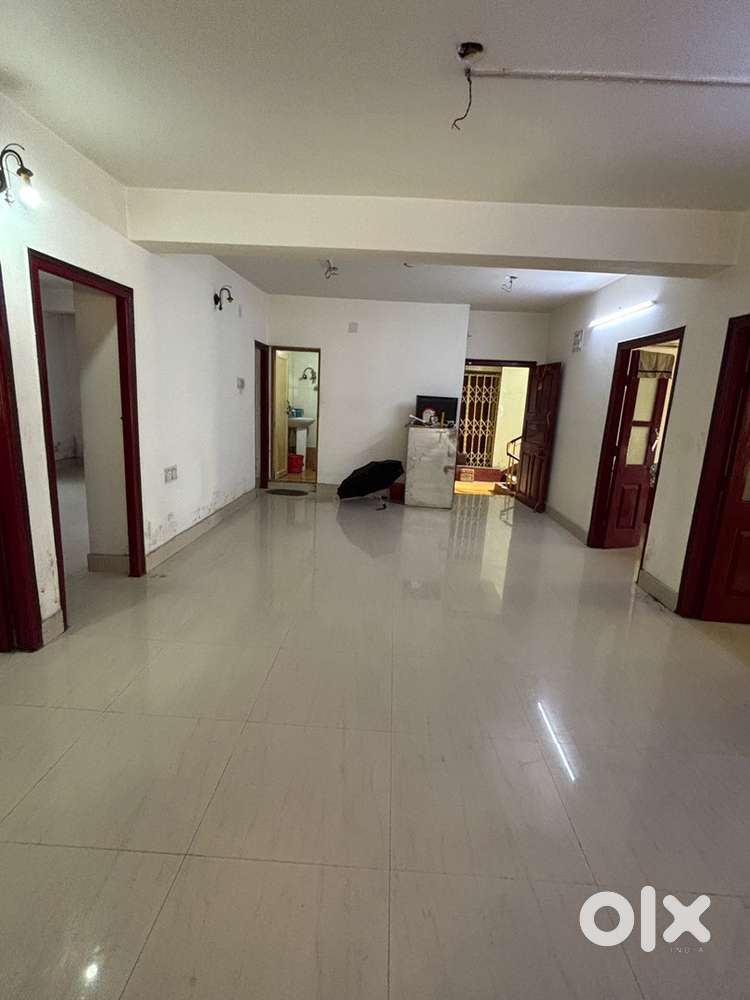 3 BHK RESALE FLAT AT DIAMOND PARK FOR COMMERCIAL AND OFFICE PURP