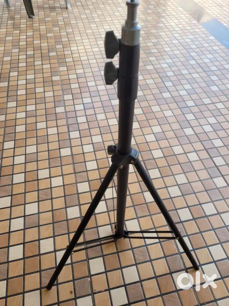 Camera and light tripod (branded)