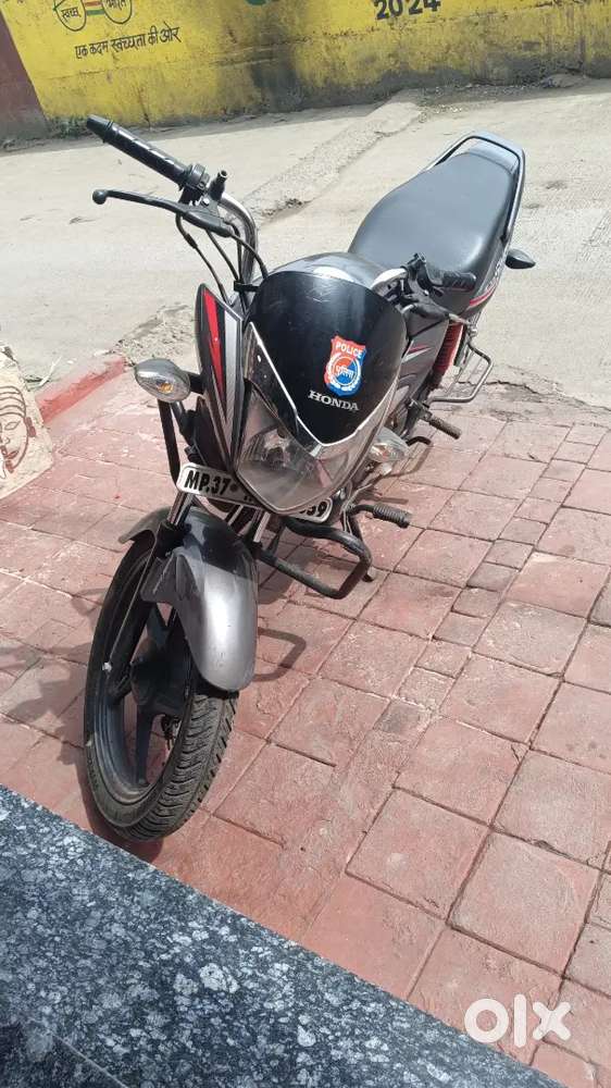 A well condition honda shine bike