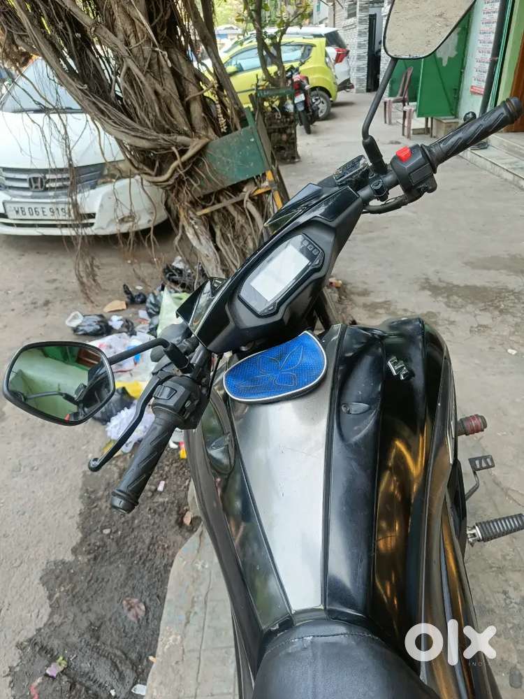 Suzuki intruder