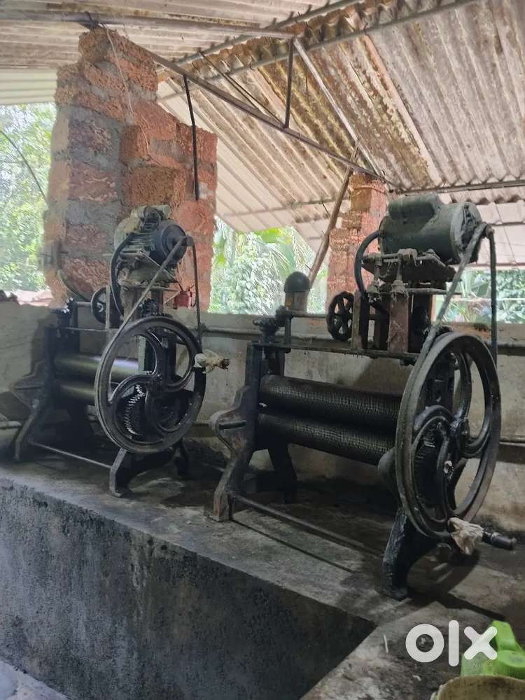 Rubber sheet roller machine