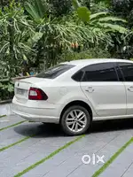 Skoda rapid 16 inch oem alloys with tyre for sale