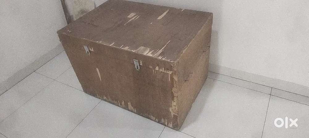Wooden box 3ftx2ftx2ft
