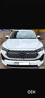 Toyota Innova Hycross 2023