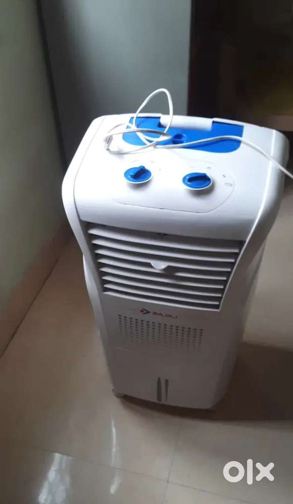 Bajaj coolest Frio 23L