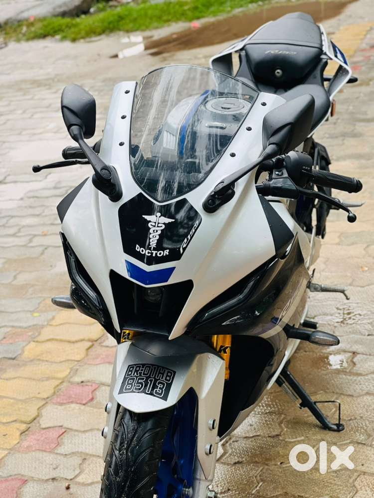 Doctor’s bike ,full maintained R15M Top Model.only serious buyer