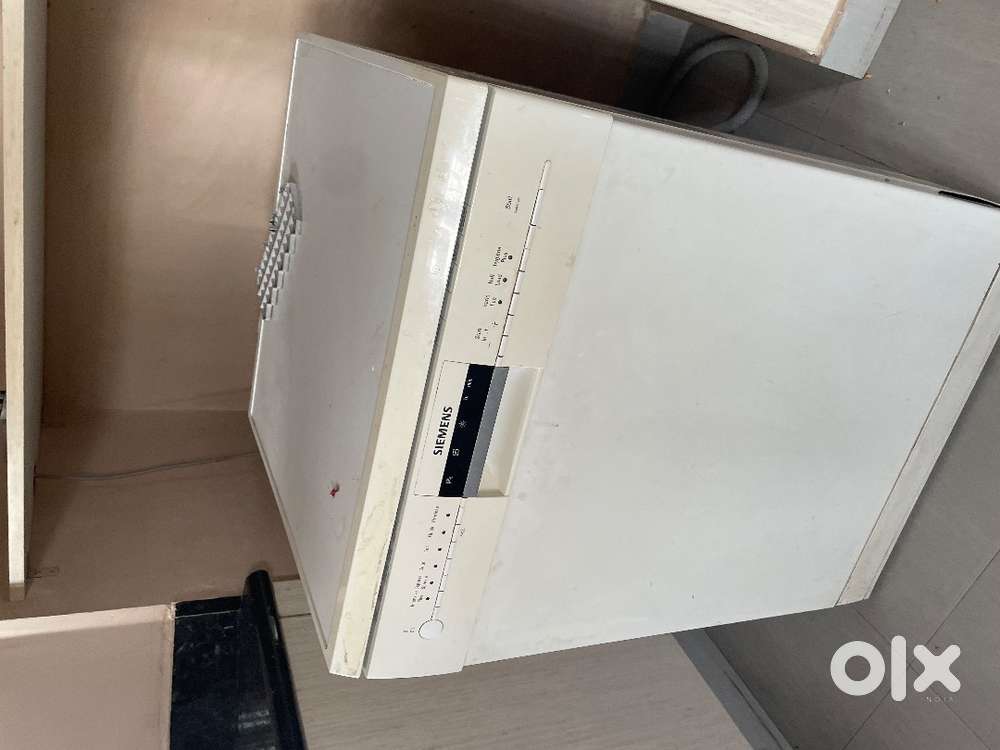 Siemens dishwasher- freestanding, standard size