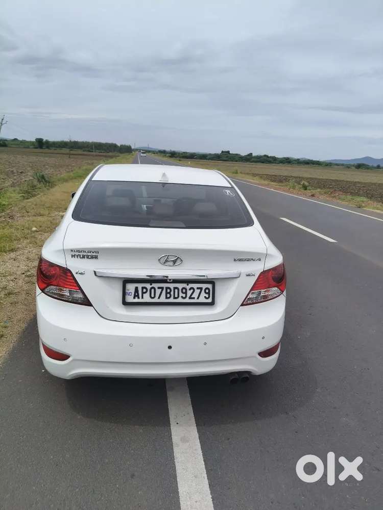 Hyundai Fluidic Verna 2011 Diesel 126500 Km Driven best condition