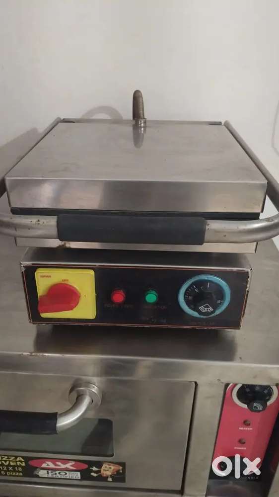 Pizza sandwich machine frsh condition