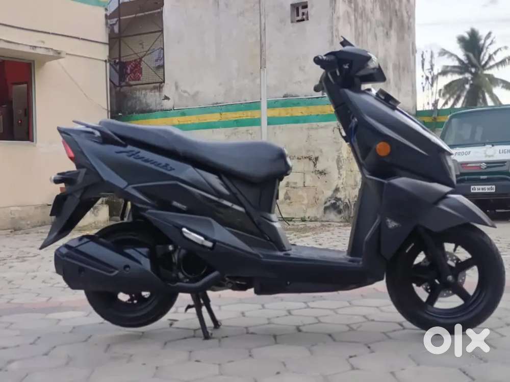 SUZUKI AVENIS IN PRISTINE CONDITION FOR IMMEDIATE SALE
