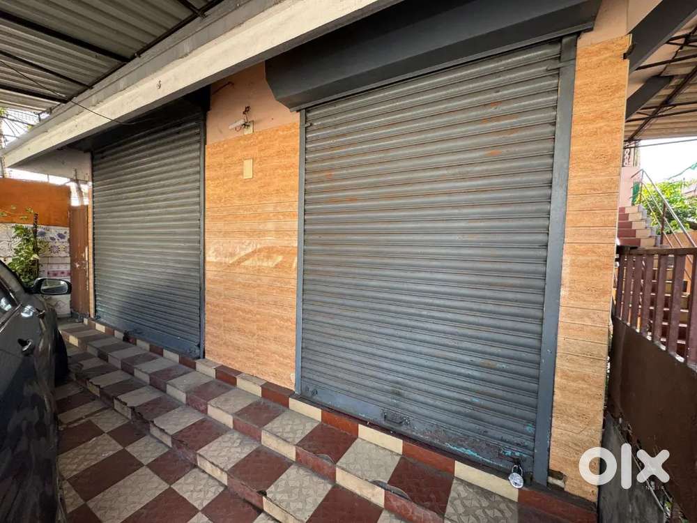 2 shops for rent at Vaduthala