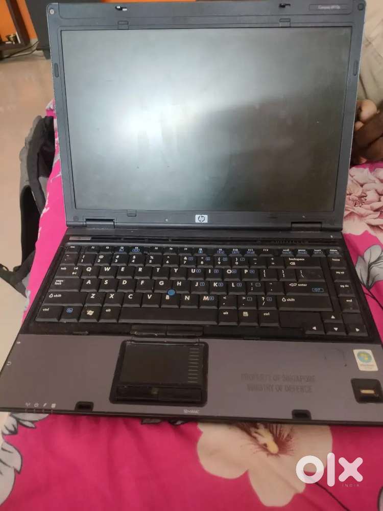 Hp laptop it's working no charger & harddisk to refresh